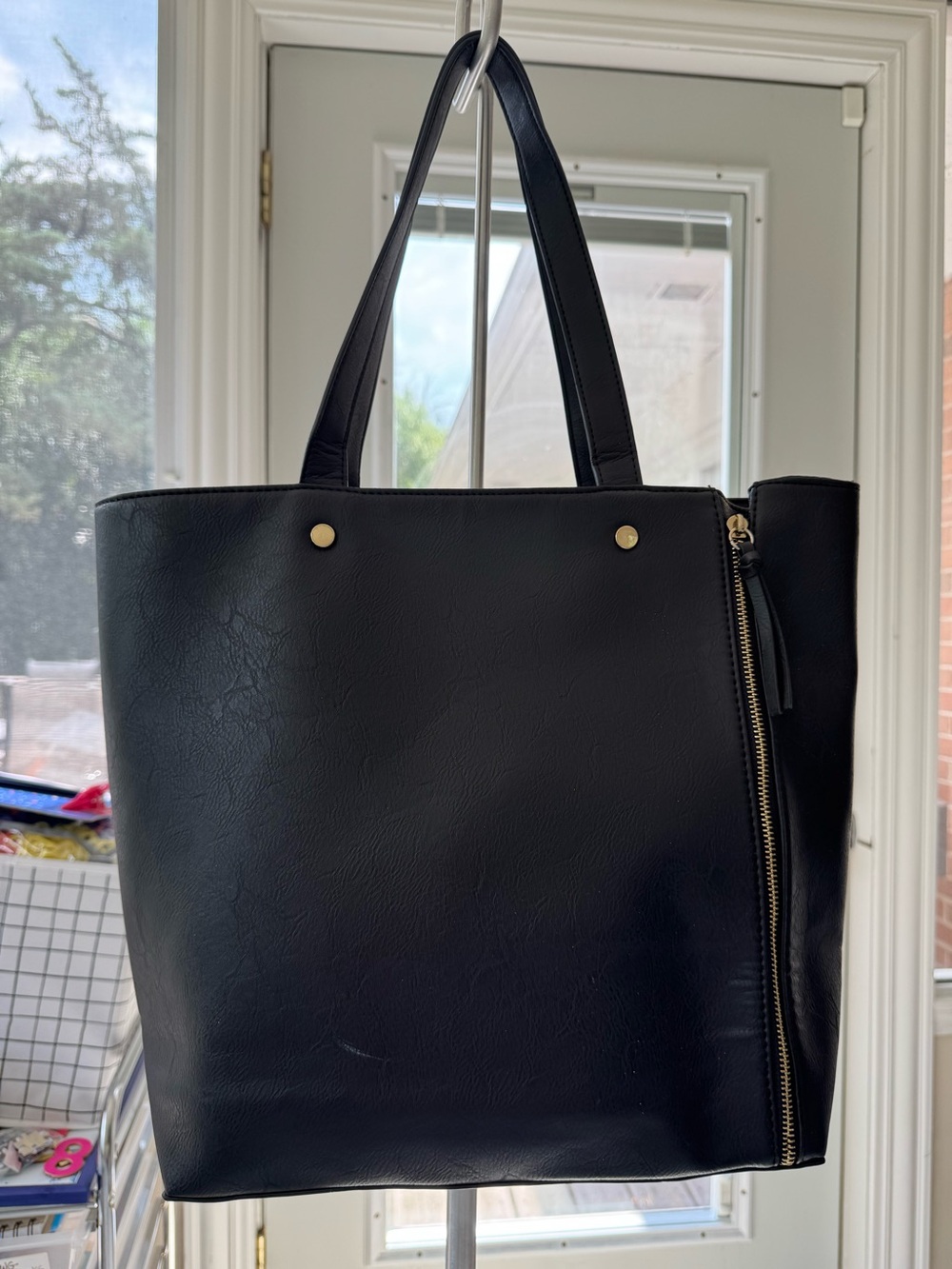 NEIMAN MARCUS double zipper expandable tote bag. Black